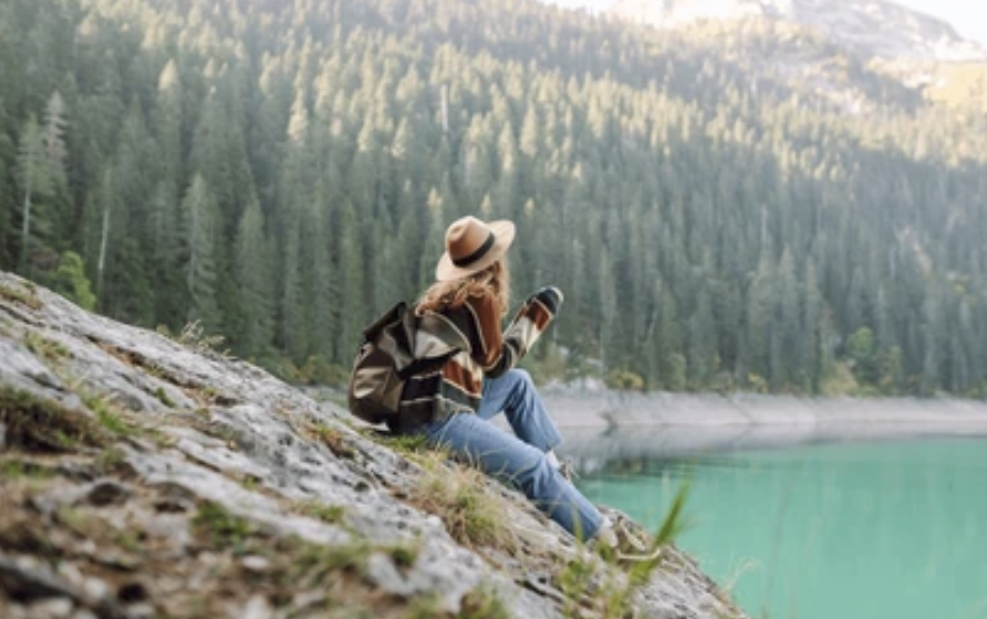 Voyage en montagne au bord du lac